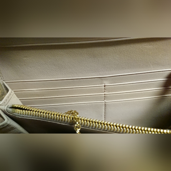 Miu Miu Wallet Nude - Picture 8 of 9